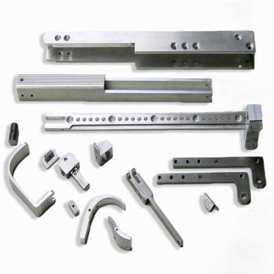 Peças do CNC trituração de alumínio de bronze fazendo à máquina do metal de 3 4 5 da linha central precisa alta de YMP