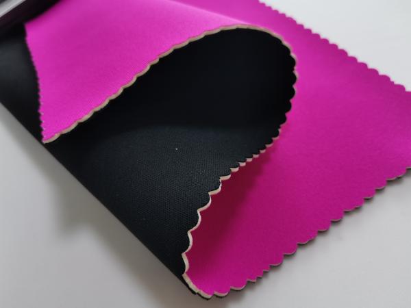 打ち抜かれた二重味方されたネオプレンの生地シートはDrysuitの使用を補強した