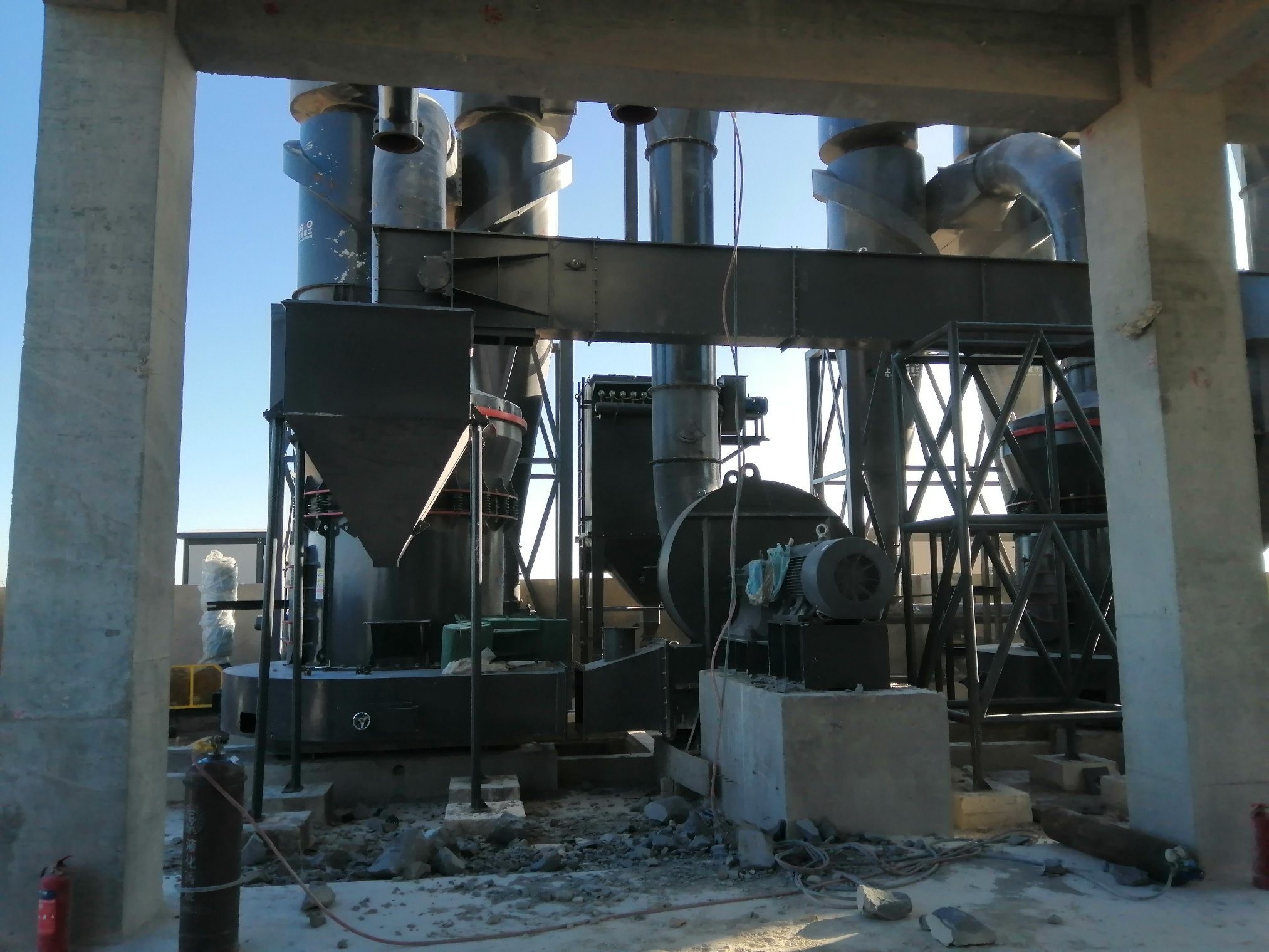 80-325 Mesh Limestone Ore Raymond Grinding Mill Plant According to Different Models