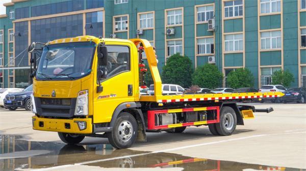 Howo Truck Price 4x2 4ton Universal Remote Control Tow Truck