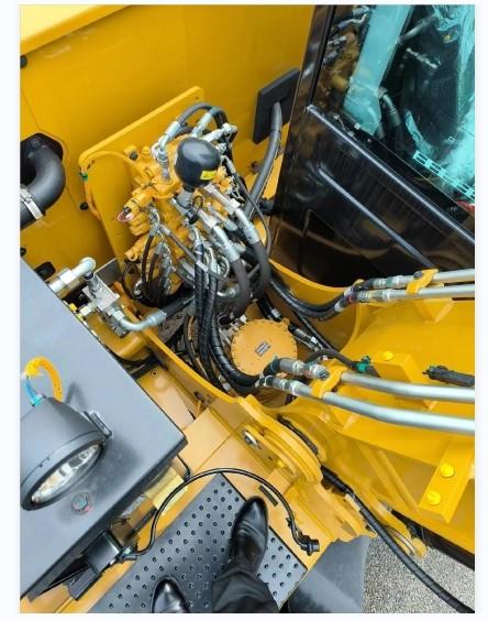 Second-hand CAT307 excavator with low price and excellent quality Bucket capacityUD0.33m³ Machine weight7023 kg - 7470kg