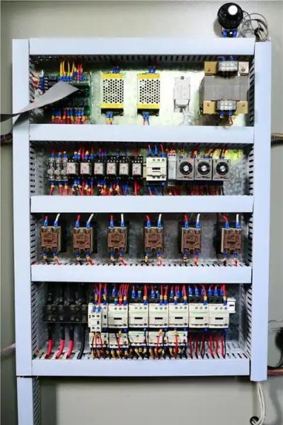 CE Thermal Shock Test Chamber Under Alternating High And Low Temperature Environment