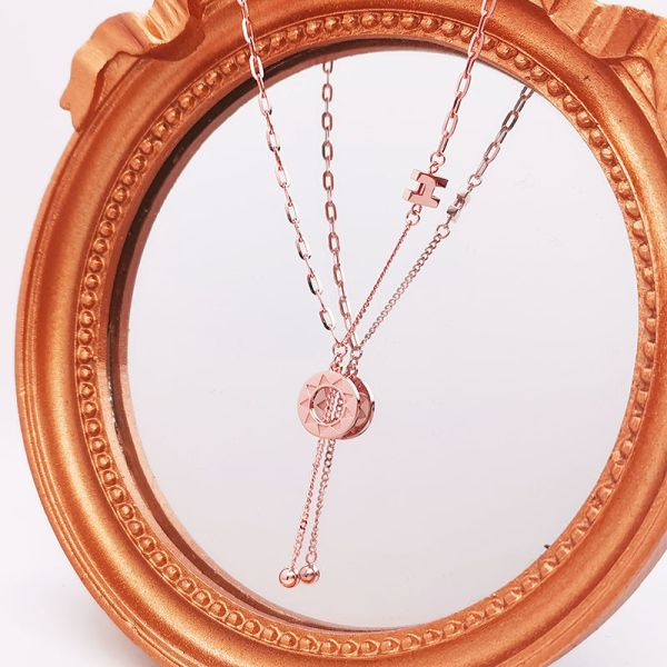 Petite Pendant Necklace In 18K Yellow Gold