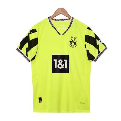 Le maillot de la saison 2025-2026 de Dortmund supporte la personnalisation des équipes