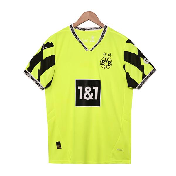 Le maillot de la saison 2025-2026 de Dortmund supporte la personnalisation des équipes