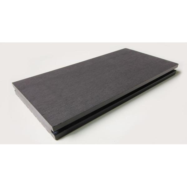 Outdoor Garden Flooring and Fence Waterproof WPC Decking with Bias Tire