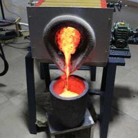 Forno de fusão por indução personalizável com tecnologia de economia de energia