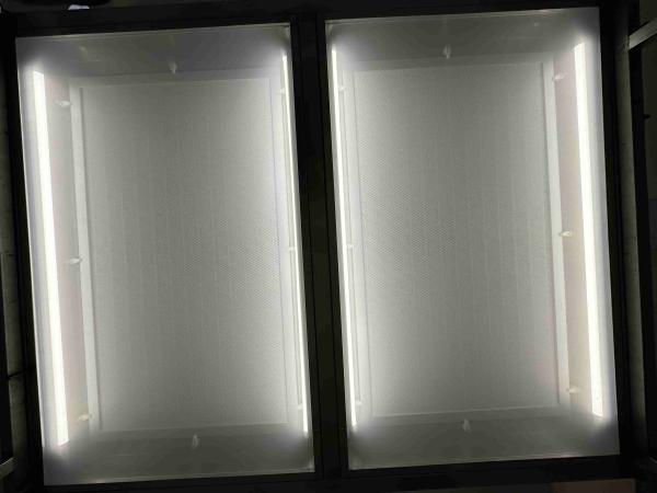 Capuchon à débit laminaire de qualité pharmaceutique H14 HEPA 99,9995% d'efficacité et stérilisation UV pour le traitement aseptique