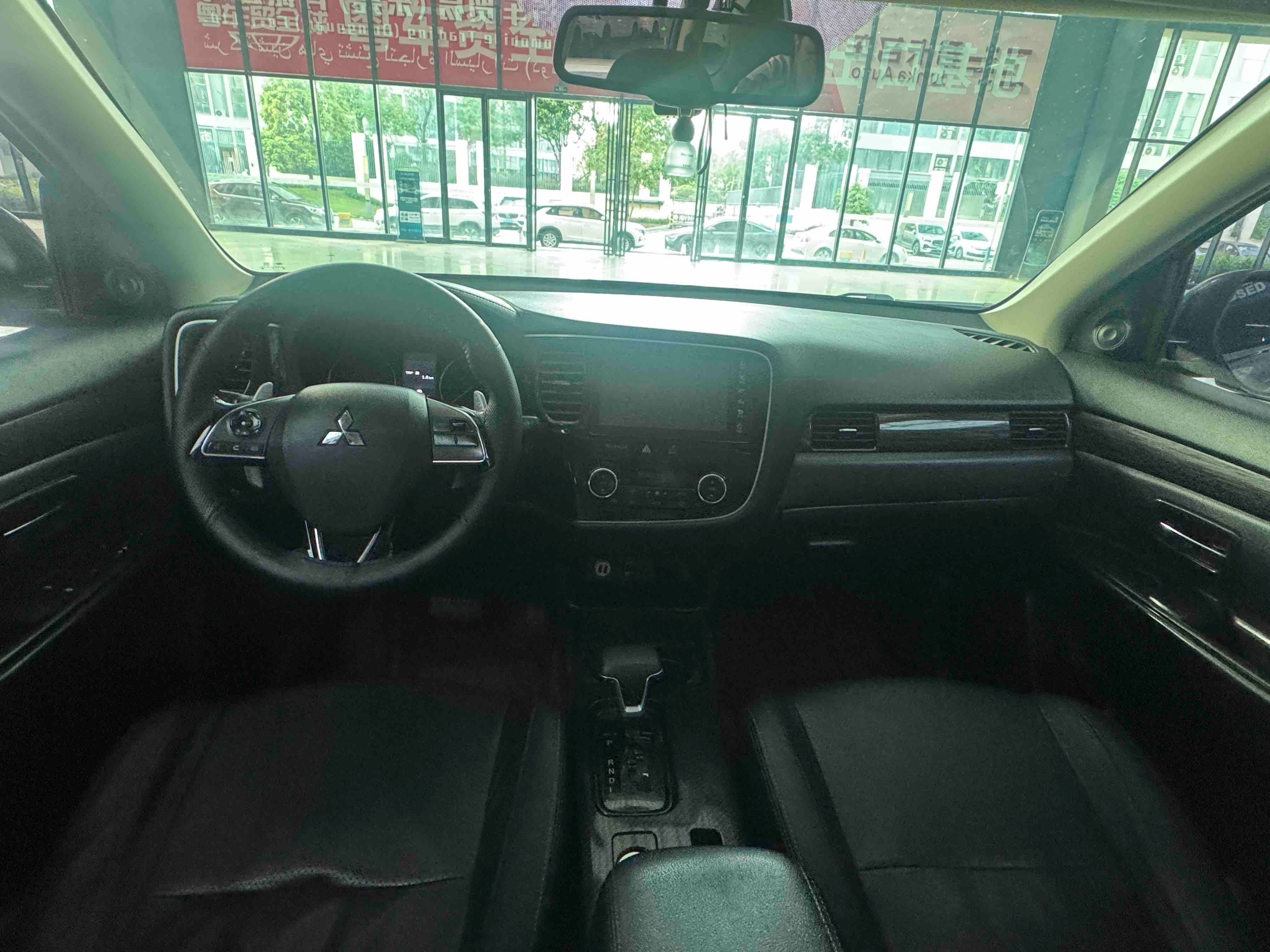 5 SEATS Gasoline Powered Vehicle Mitsubishi Outlander 2018 2.4L 4AD Compact SUV