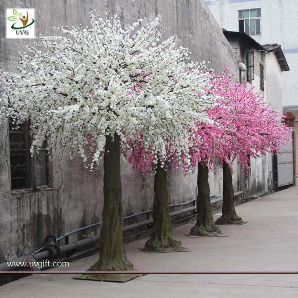 UVG white blossoms artifical christmas decorate trees with fiberglass trunk for indoor 10ft high CHR026