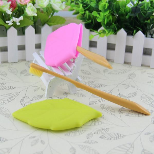 Colored Mini Silicone Water Bottle / Leaf Shaped Silicone Pocket Cup For Promotion Gifts