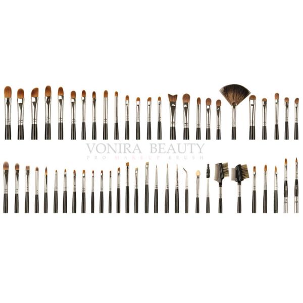 Brosses admirablement ouvrées de maquillage de marque de distributeur avec les