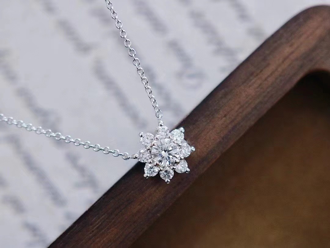 0.100kg Package Gross Weight 42cm Length Xinrui Lab Grown Diamonds CVD/Hpht Diamond Necklace