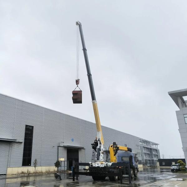 Momentary Metal Toggle Switch With Solder Terminal For Heavy Duty Machine