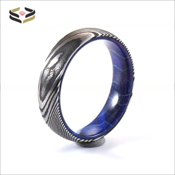 Anneaux de mariage de Damas gravés 6 mm 8 mm avec incrustation de manche en bois bleu violet