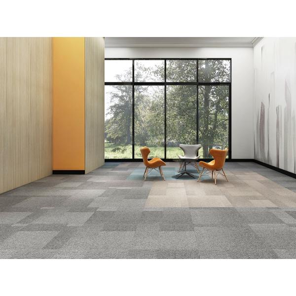 Custom Puzzle Fireproof Plain Striped Jacquard Design Cushioned PP Material Carpet Tile