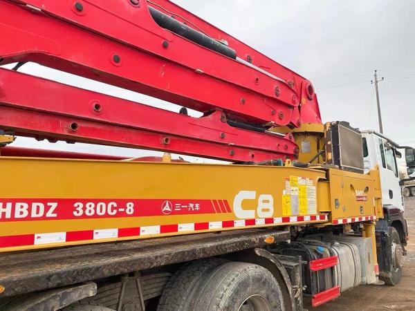 Empresa de caminhões de bombeamento de concreto pesado SANY 28T 38 metros