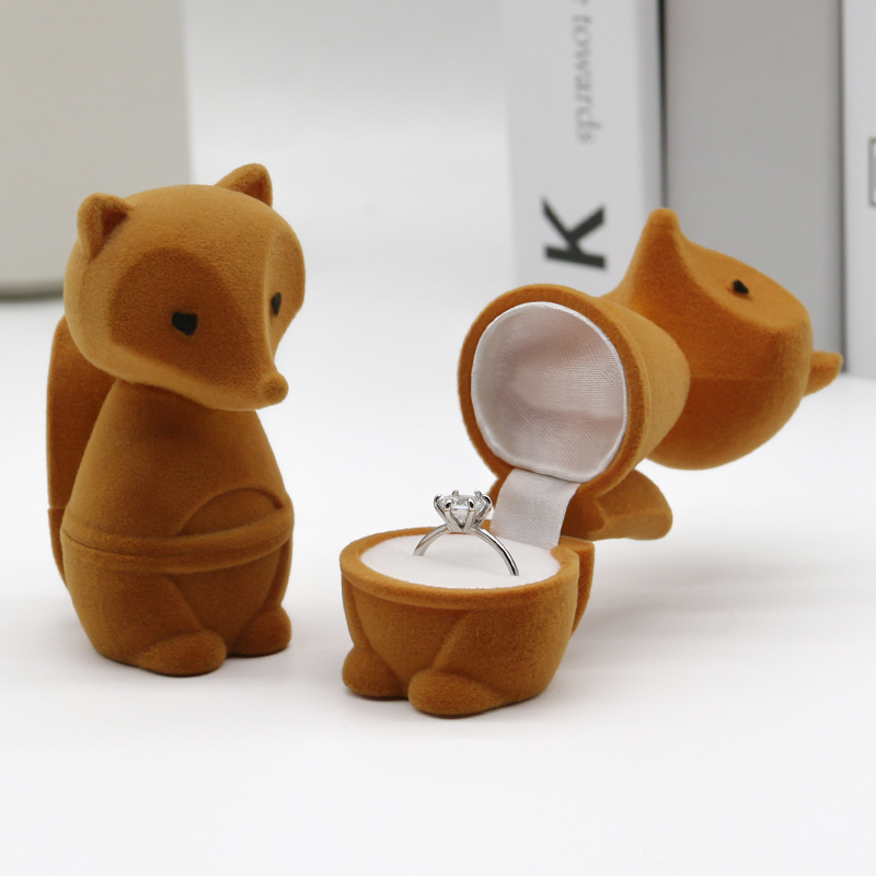 Stylish Animal Themed Cover Flocked Jewelry Box For Rings Necklaces And Pendant