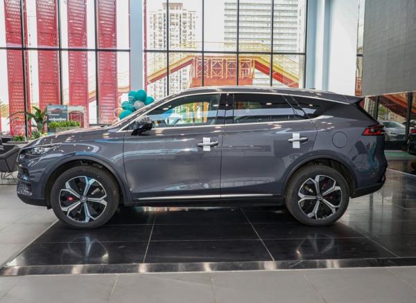 Veículos SUV elétricos 2024 BYD Tang DM-P Veículo energético preto 7 lugares 4 rodas motrizes fabricado