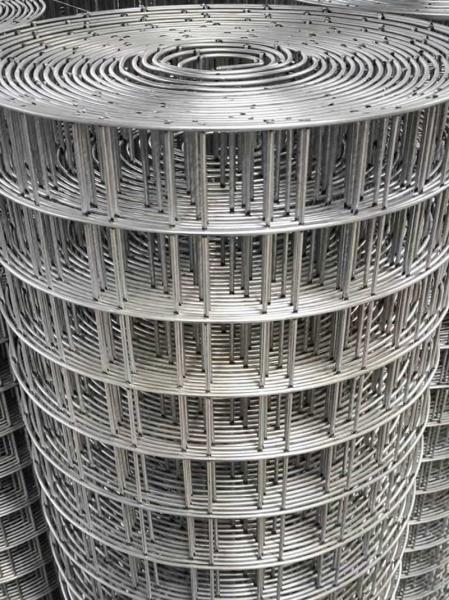 Hot Sale Best Quality   2x2 galvanized welded wire mesh  Fence Protection 304 Stainless Steel Welded Wire Mesh