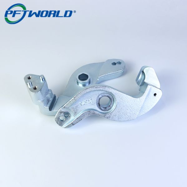 High-precision CNC machining of steel cast forks | Blue zinc electroplating surface | Die-casting + milling processing | Custom industrial parts 