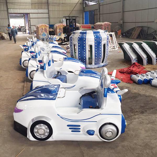 16 People Theme Park Equipment Self Controlled Palne Ride With LED Lights