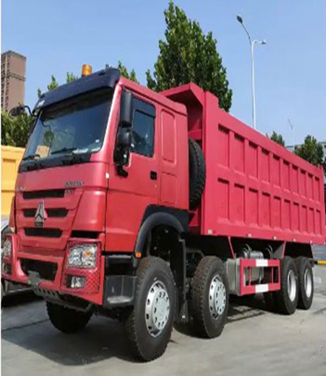 SINOTRUK 8x4 12 шины RHD / LHD 420 HP подержанные грузовики 50T 30Cubic тяжелой грузовик для центральноазиатского рынка