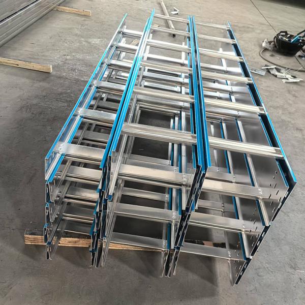 Résistance à la corrosion élevée Trough type plateau de câble alliage d'aluminium d'argent pour l'industrie