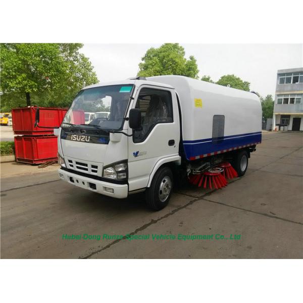 Outdoor Vacuum Isuzu Road Sweeper Truck / Urban Street Road Cleaning Vehicle