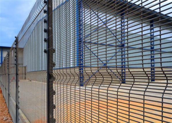 PVC coated Welded Steel 358 Security Fence Mesh  3mm 4mm Wire diametre