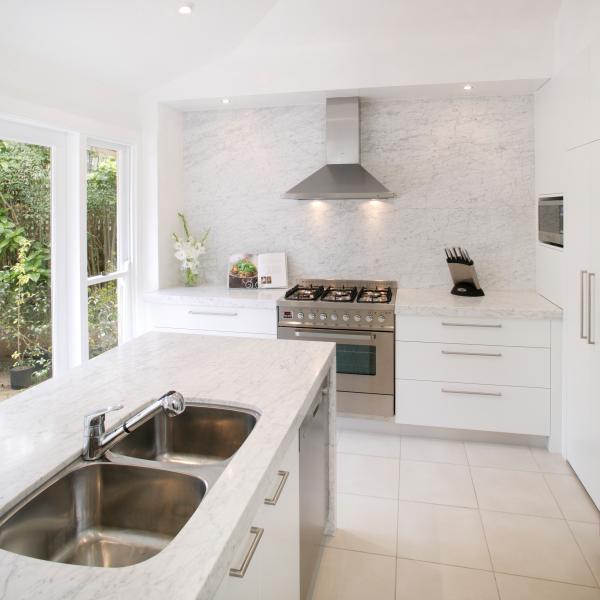 Ready To Assemble Simple Designs Matte White Plain Lacquer Kitchen Cabinet Cheap Modern Kitchen Cabinets