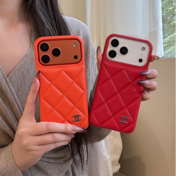 Coque simple motif litchi rouge-brun + argent modèle cc 13-17pm