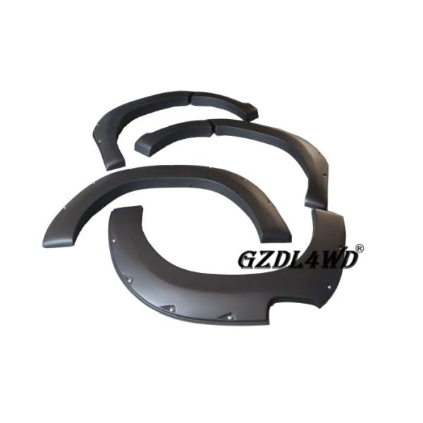 La defensa negra mate de Hilux Revo señala por medio de luces, las llamaradas 2015 - 2016 de la defensa de la recogida de Toyota 4x4