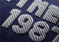 Efeito tridimensional de superfície levantado do logotipo da transferência térmica da prata do flash da sarja