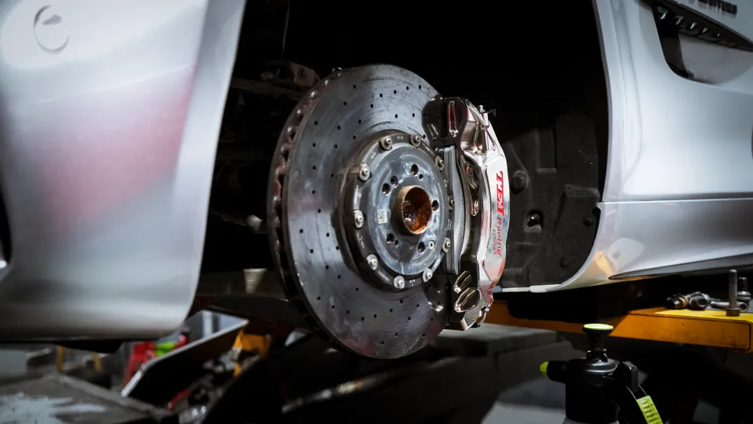 Frente de carreras de alto rendimiento freno 6 Calibre de pistón con SS Racing cerámica pastilla de freno para Mercedes-AMG original 20rim