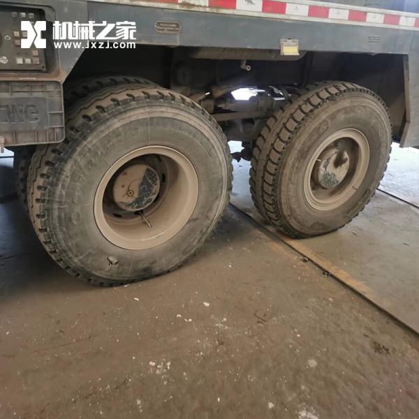 Grúa montada en camión QAY130 de segunda mano para terreno áspero XCMG de 130 toneladas