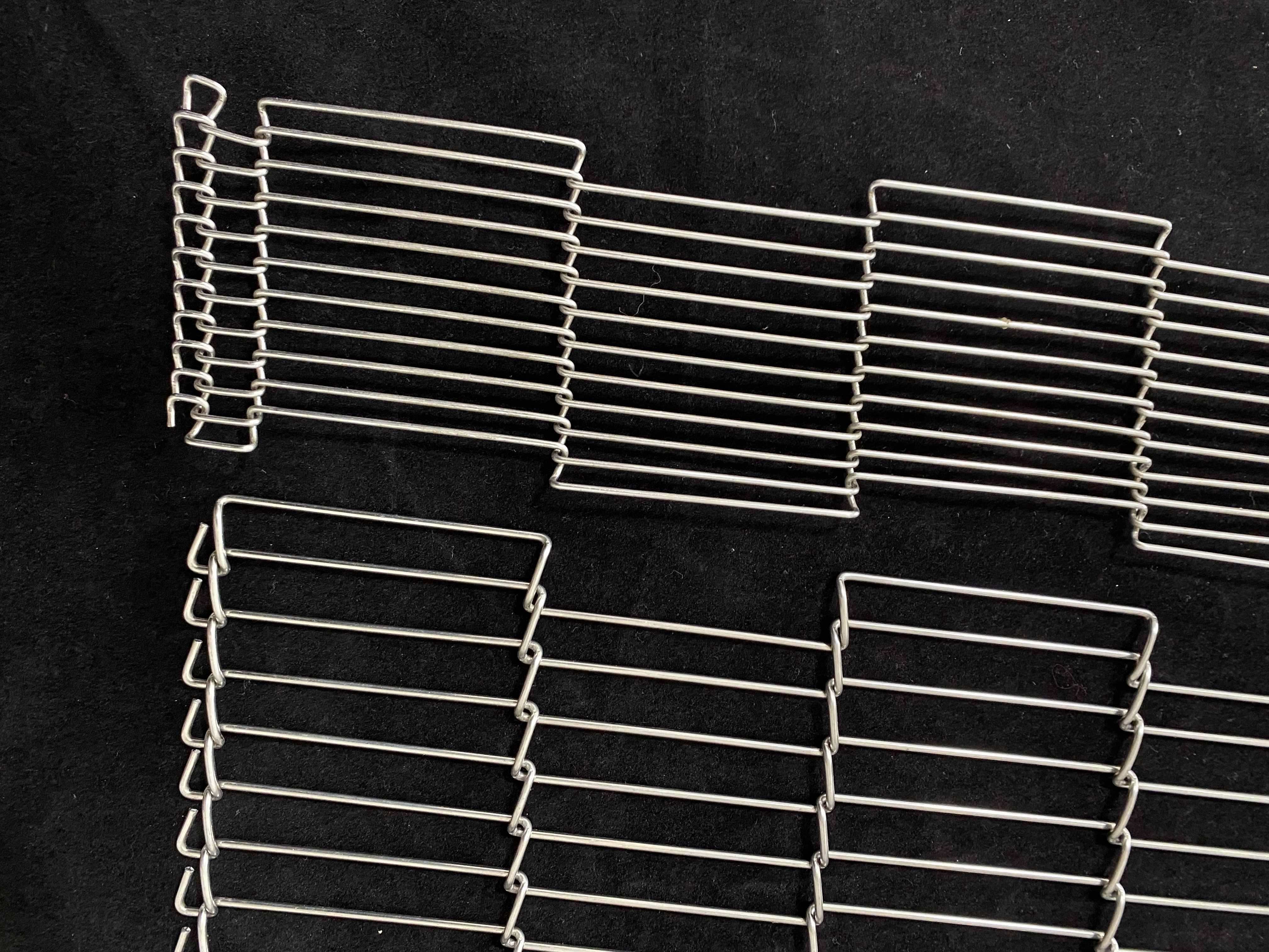 Food Grade Mesh Conveyor Belt Heat Resistant Stainless Steel Conveyor Belt Mesh Affordable Metal Mesh Conveyor Belt
