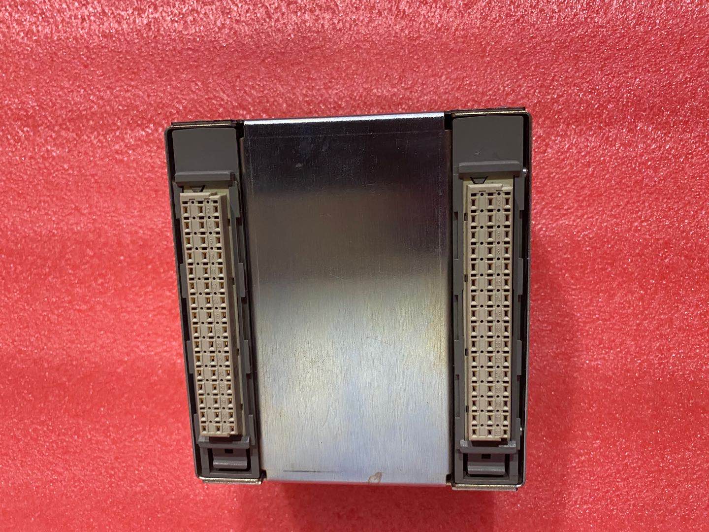 T8123 ICS Triplex Trusted TMR Processor Interface Adapter Однолетняя гарантия