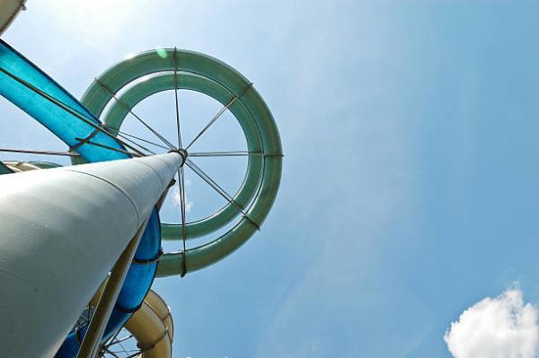 Corrediça de água espiral do parque temático da fibra de vidro da segurança para a experiência do entretenimento