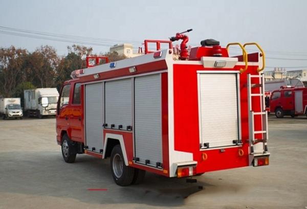 5000L Fire Rescue Truck 3-5cbm Small Fire Engine Vehicle 4 Doors With A / C