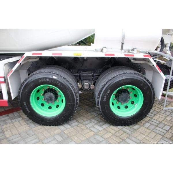 340 HP 8X4 7.99 Square Concrete Mixer Truck Hauman H5 6.8L Diesel Fuel Engine Capacity
