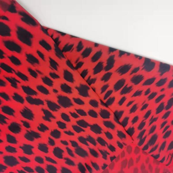 O revestimento do plutônio do water proof,oil proof and stain proof imprimiu o nylon da tela 420T 15Dx15D 35gsm 100% de Microfiber