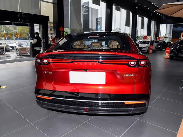 Popular Used Cars with Design and Low Fuel Consumption 1659mm Front Wheel Base and 1662mm Rear Wheel Base