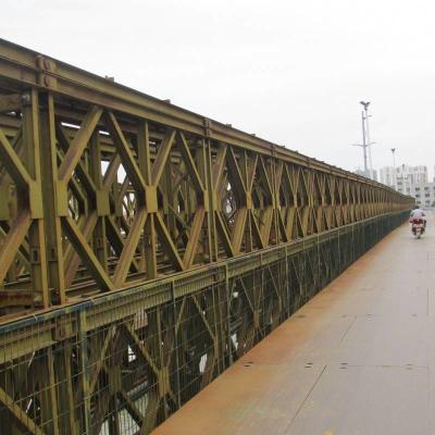 Pont en acier gris clair peint / pont Bailey utilisé pour les routes chemins de fer Piétons
