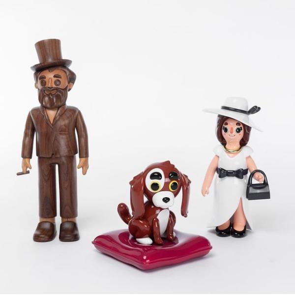 Smooth Surface Wooden Art Sculpture Exhibition For Gallery