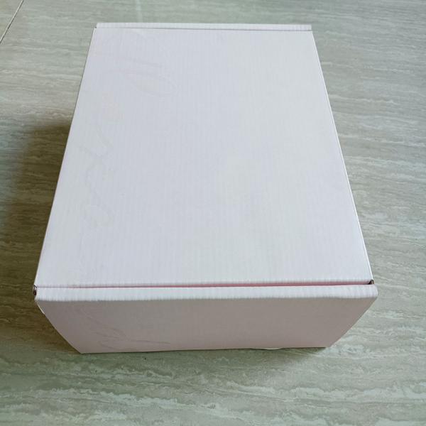 Почтовые ящики из розового картона для экологически чистой упаковки