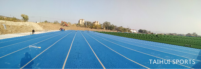 50 High Density crosslinked Artificial Turf Shock Pad Grass Carpet Weather Resistance Water Proof Various Thickness(图7) ФИФА предпочитает искусственный газовый ударный щит с ламинированной быстрой установкой 60 кг/м3