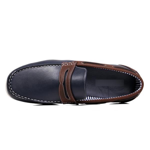 Hombres clásicos con zapatillas de tenis de cuero con revestimiento de torso negro