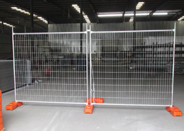 Portable Crowd Control Barricades For Events Quick Setup With Safety Reflectors
