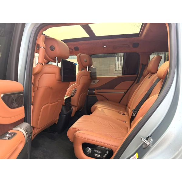 2023 YangWang U8 Luxury Edition with Yi-Si-Fang Quad-Motor Technology Yun-Nian-P Intelligent Hydraulic Suspension and Luxury Tech-Filled Cabin